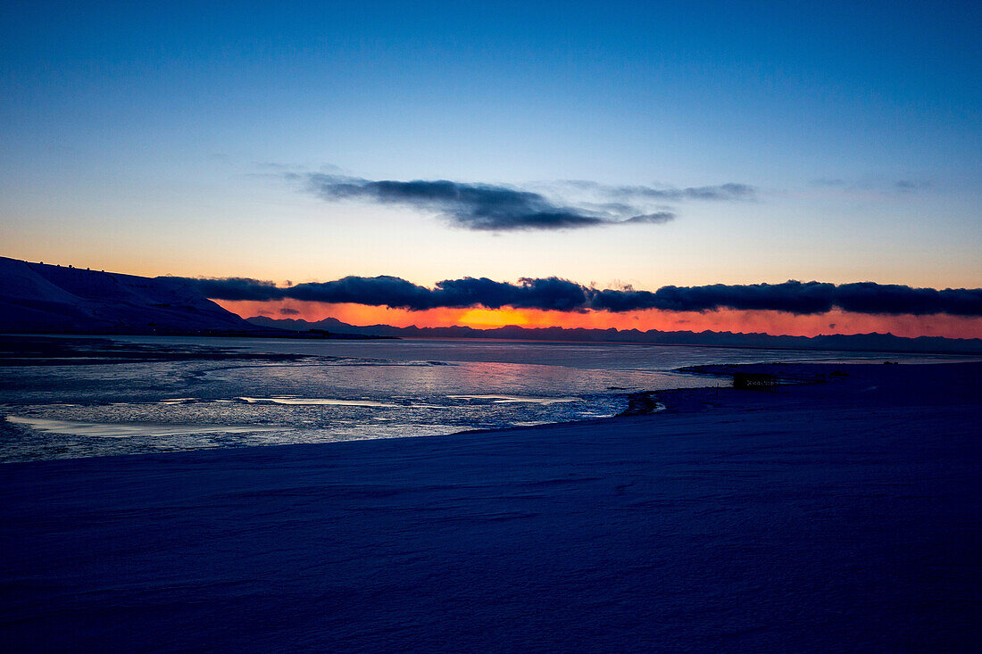 Sonnenuntergang auf Spitzbergen, Svalbard, Norwegen