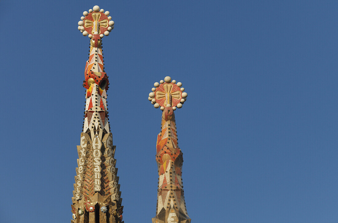 spires, La Sagrada Familia, church, cathedral, architect Antonio Gaudi, modernisme, Art Nouveau, city district Eixample, Barcelona, Catalunya, Catalonia, Spain, Europe
