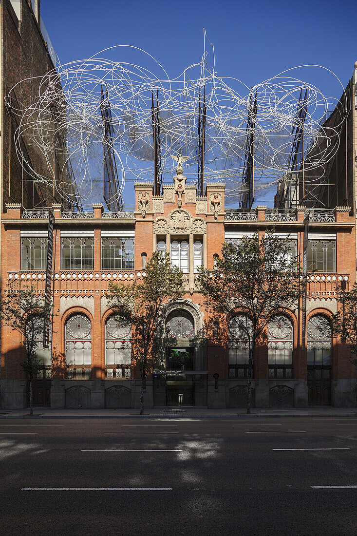 Fundacio Antoni Tapies, Kunstmuseum, Dachskulptur Wolke und Stuhl, Architekt Domenech i Montaner, Modernismus, Jugendstil, Nähe Passeig de Gracia, Stadtvierlel Eixample, Barcelona, Katalonien, Spanien, Europa