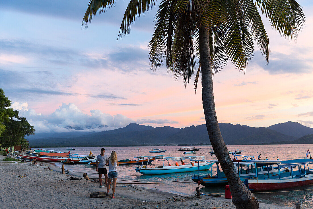 Abendstimmung am Strand, Gili Air, Lombok, Indonesien