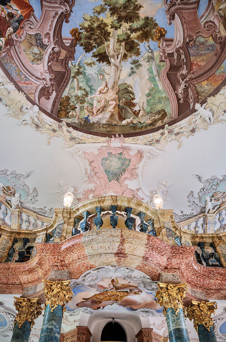 barockes Decken Fresko mit Adam und Eva im Lesesaal, Kloster Wiblingen, Ulm an der Donau, Oberschwäbische Barockstraße, Schwäbische Alb, Baden-Württemberg, Deutschland