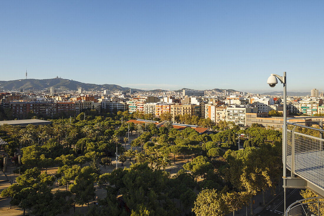 Parc de Joan Miro, Parc de l´Escorxador, Stadtviertel Eixample, Blick von der ehemaligen Stierkampf-Arena, Centro Commercial Arenas de Barcelona, Einkaufszentrum, Barcelona, Katalonien, Spanien, Europa