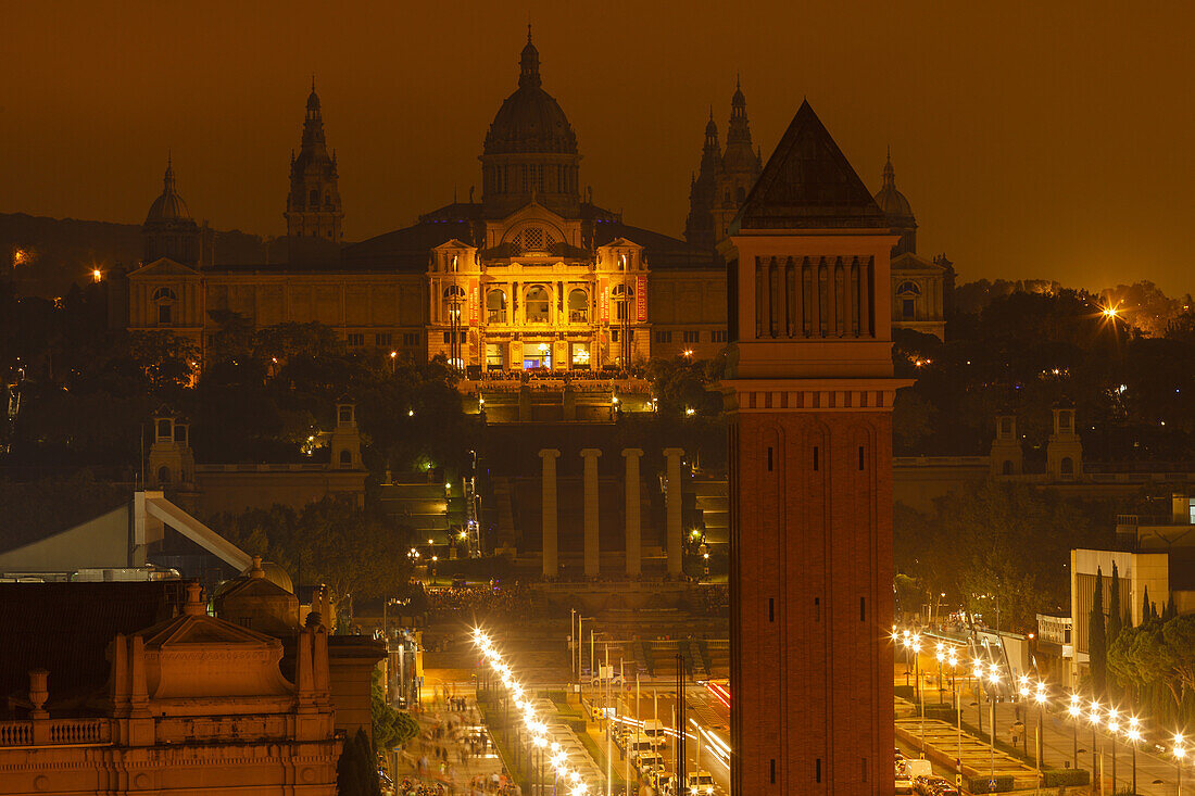 view across Placa d´Espanya, Avinguda Reina Cristina, Palau Nacional, Museu Nacional d´Art de Catalunya, Barcelona, Catalunya, Catalonia, Spain, Europe