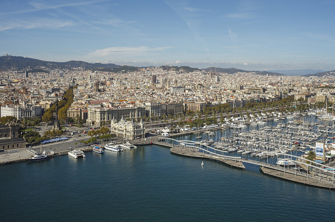 Blick über den Hafen und die Stadt, La Rambla, Rambla del Mar, Golondrinas, marina, Port Vell, Barcelona, Katalonien, Spanien, Europa