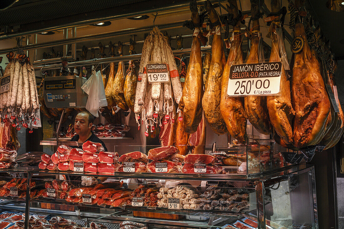 ham and sausages, Mercat de la Boqueria, market hall, La Rambla, city district El Raval, Ciutat Vella, old town, Barcelona, Catalunya, Catalonia, Spain, Europe