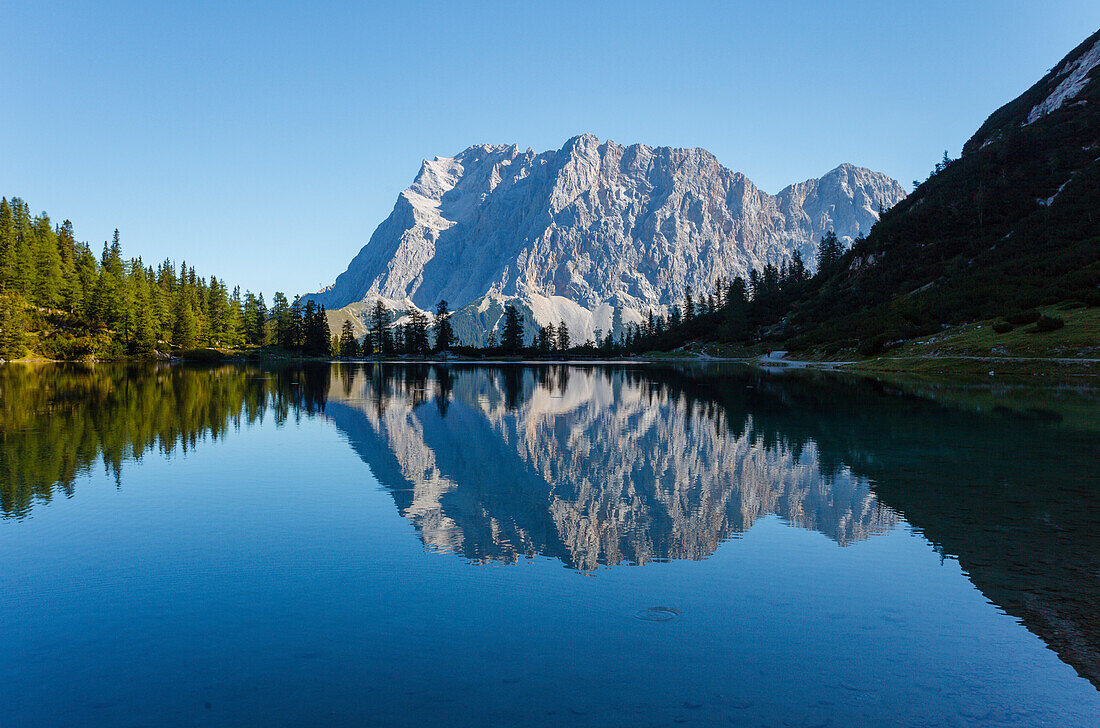 Lake Seebensee with reflecion, Wetterstein mountains with Zugspitze, near Ehrwald, district Reutte, Tyrol, Austria, Europe