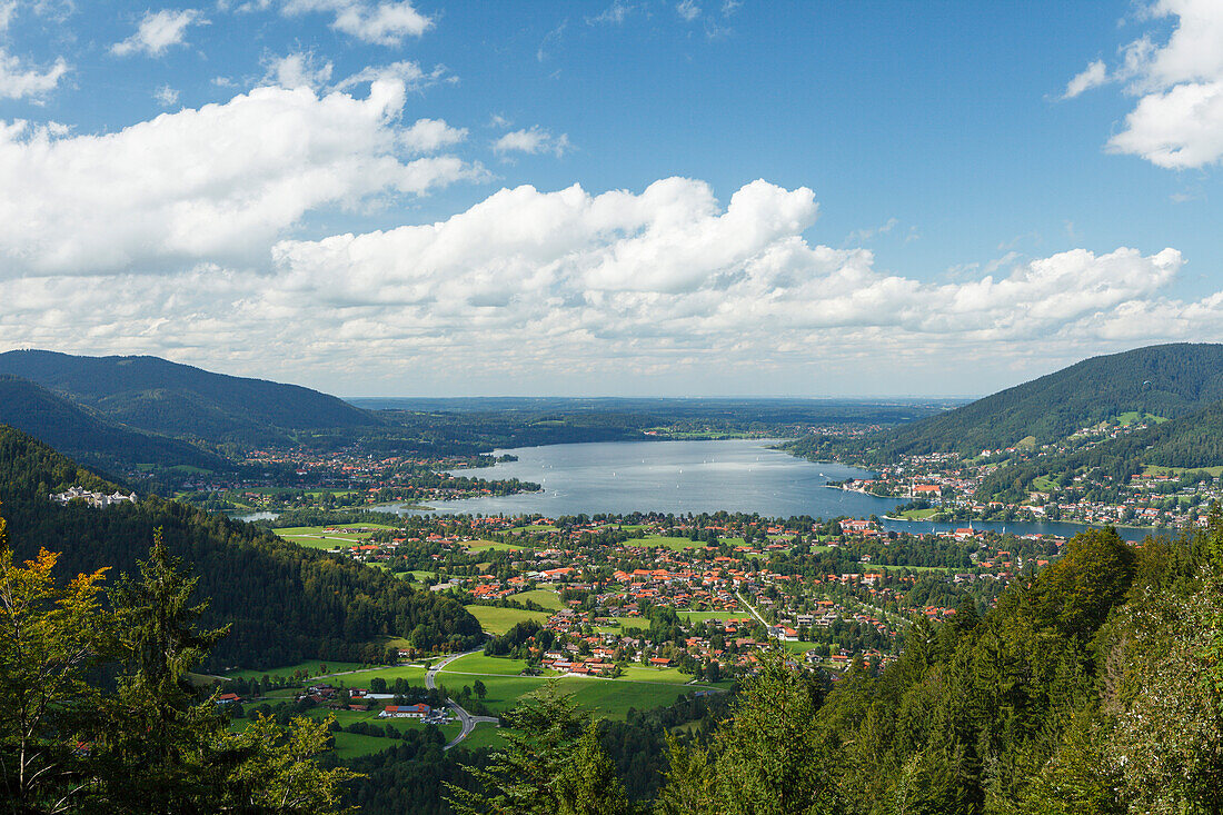 Rottach-Egern und Tegernsee vom Wallberg, Tegernseer Berge, Mangfallgebirge, Bayerische Alpen, Oberbayern, Bayern, Deutschland, Europa