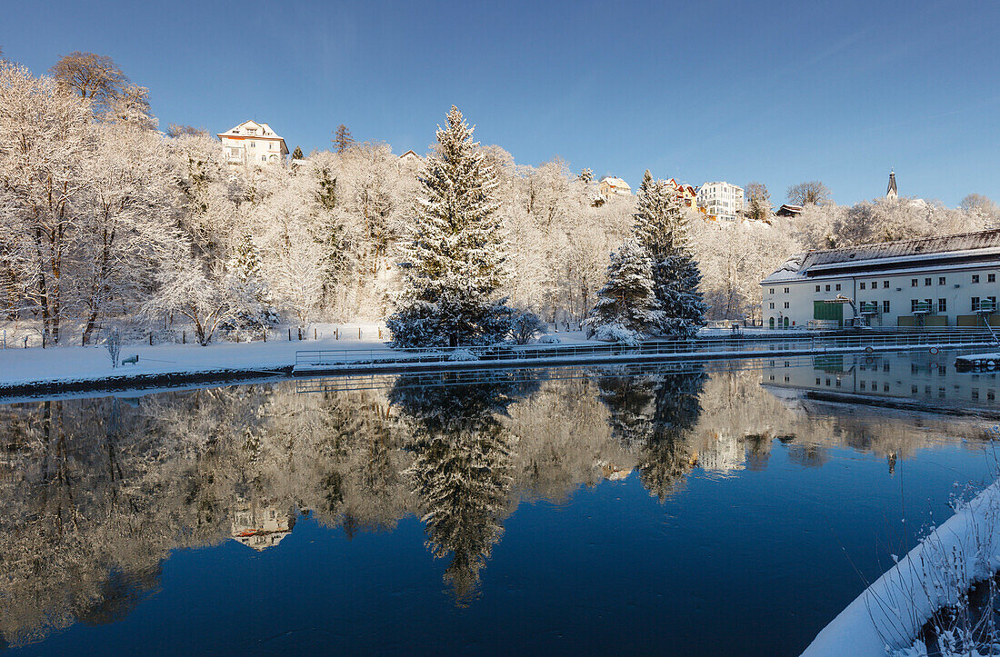 Pullach along the high bank of the Isar river valley, winter, Pullach im Isartal, south of Munich, Upper Bavaria, Bavaria, Germany, Europe