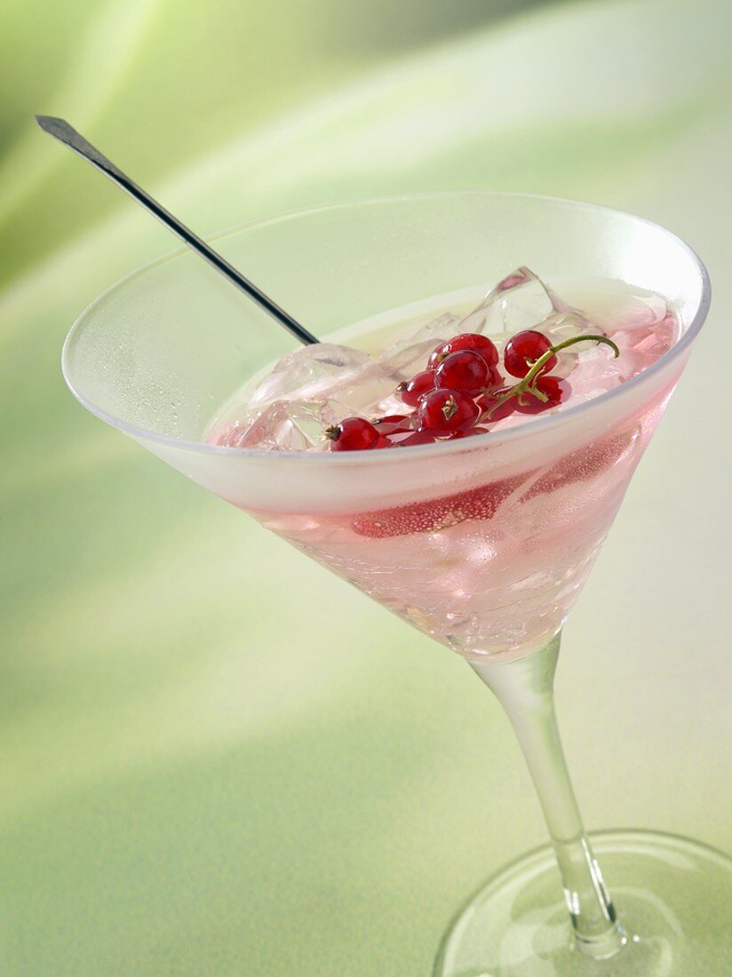 Wodka-Johannisbeer-Cocktail im Glas