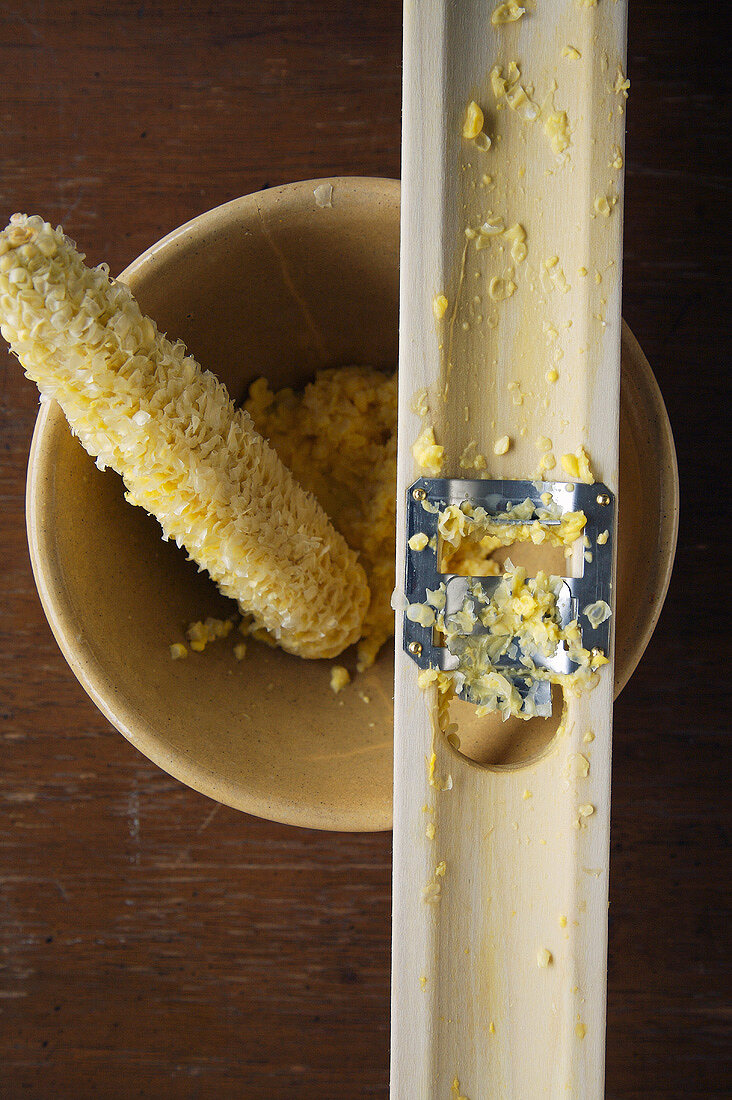 Removing Corn Kernels From the Cob