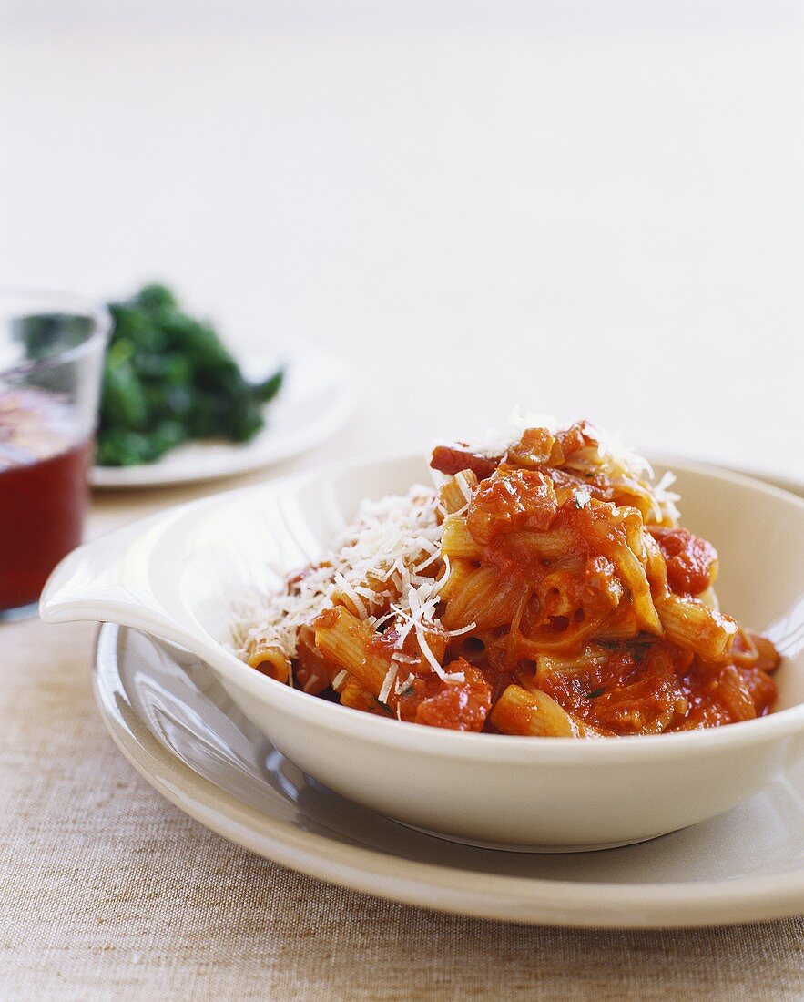 Zite in Tomatensauce mit Parmesan