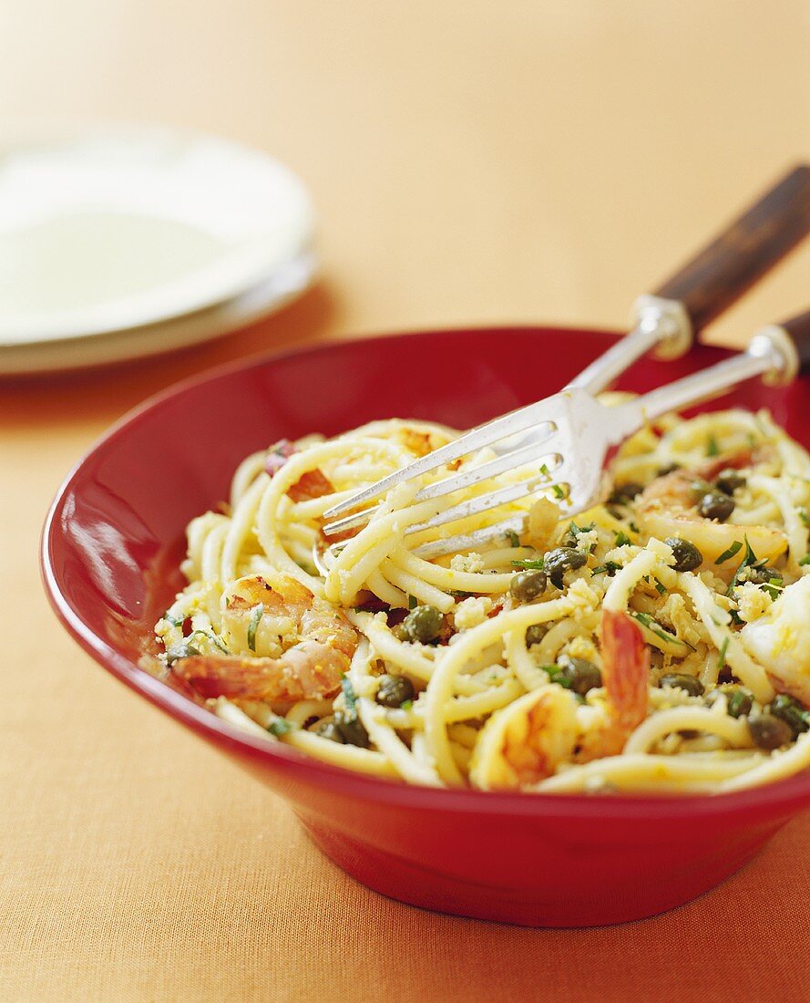 Spaghetti mit Shrimps und Kapern