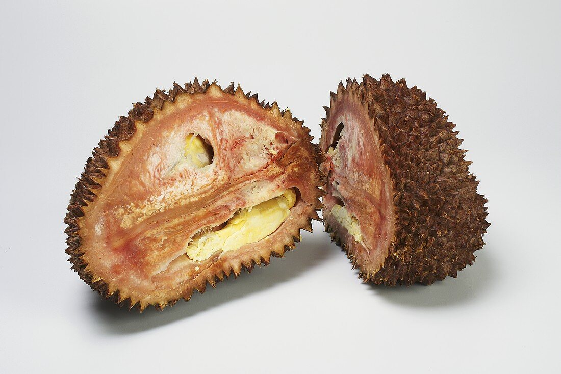 Frische Durian, halbiert