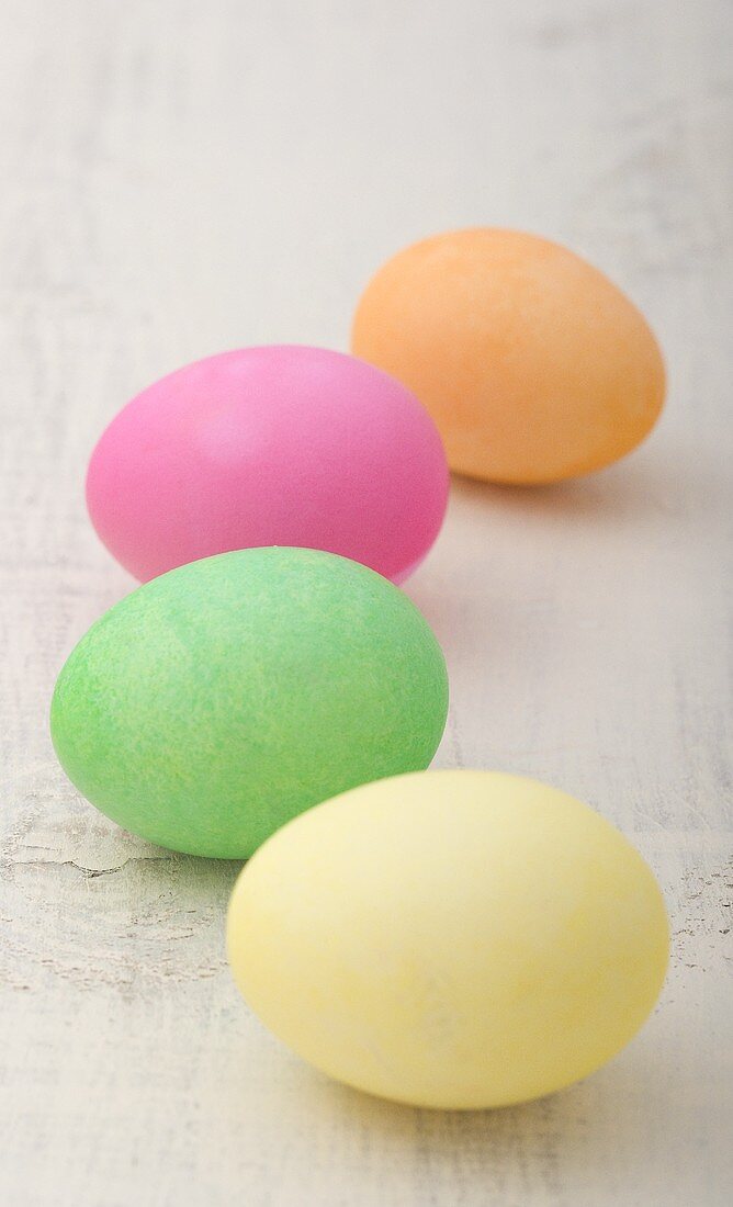 Vier gefärbte Eier