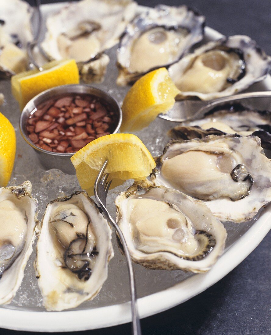 Raw Oysters on Ice with Lemon