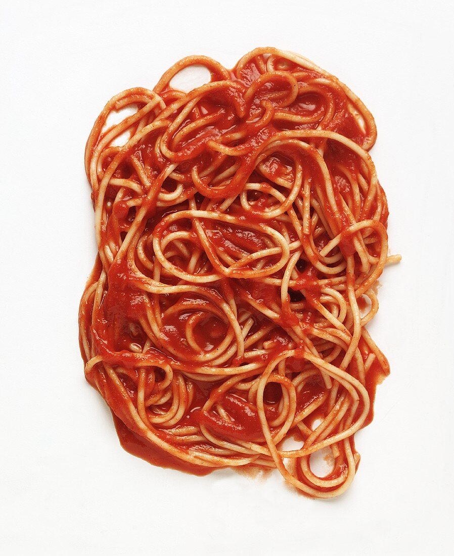 Spaghetti mit Tomatensauce (Draufsicht)