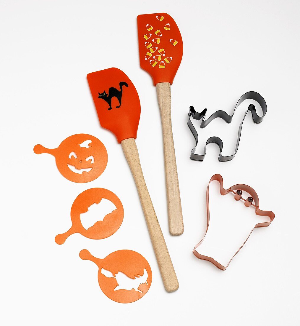 Halloween Baking Tools; Spatulas, Cookie Cutters and Stencils