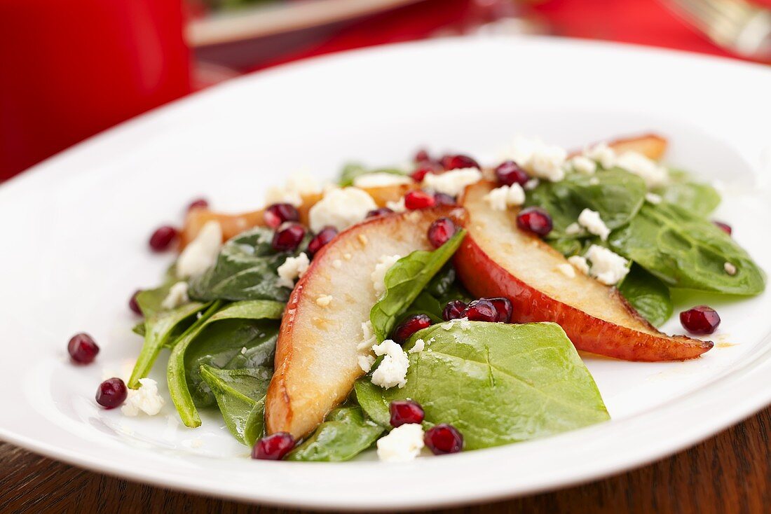 Pear and Spinach Salad with Pomegranate and Goat Cheese