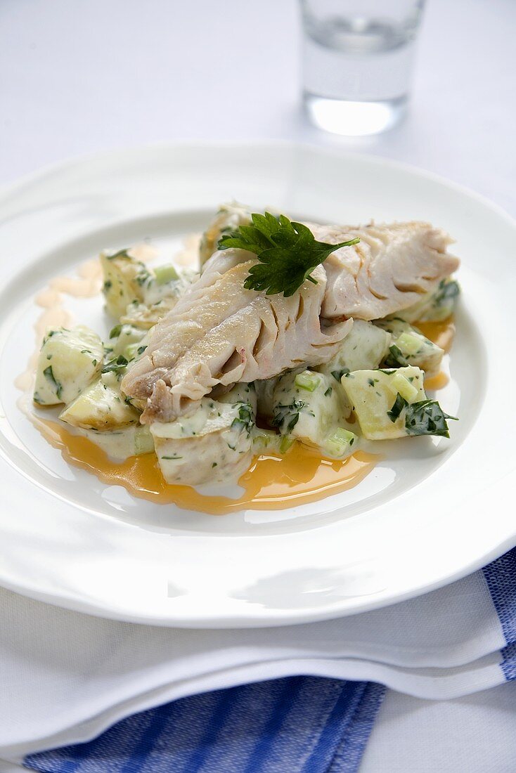 Warmer Kartoffelsalat mit Rotbarbenfilet