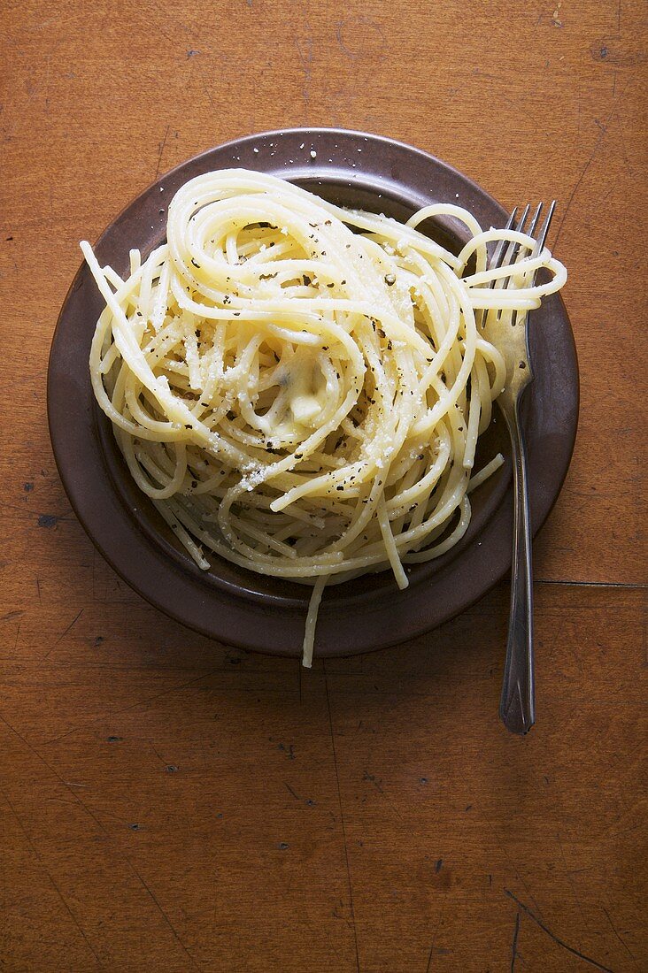 Spaghetti with Butter, Parmigiano-Reggiano and Black Pepper