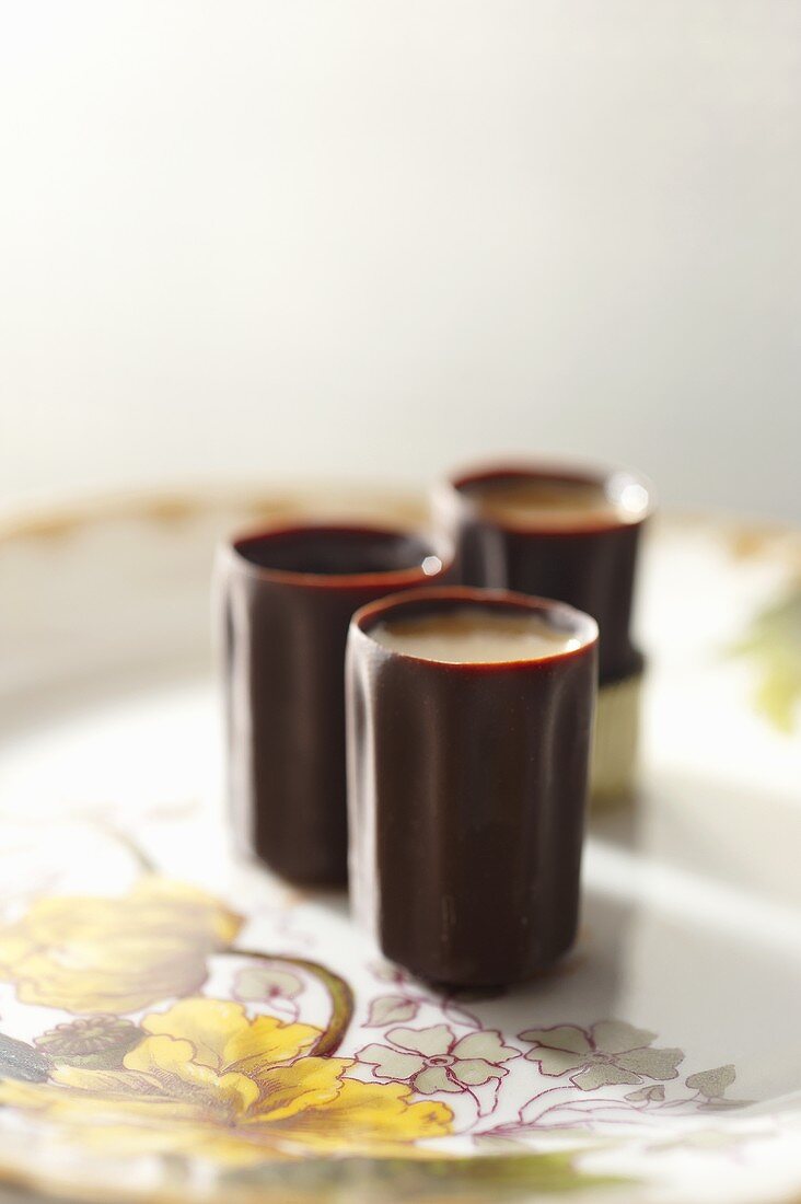 Chocolate Cups Filled with Liqueur