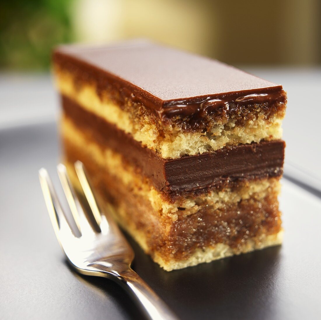 Opera cake (Schokoschnitten mit Mandelteig & Kaffeesirup, USA)