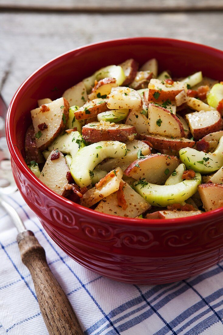 Kartoffelsalat mit Gurken