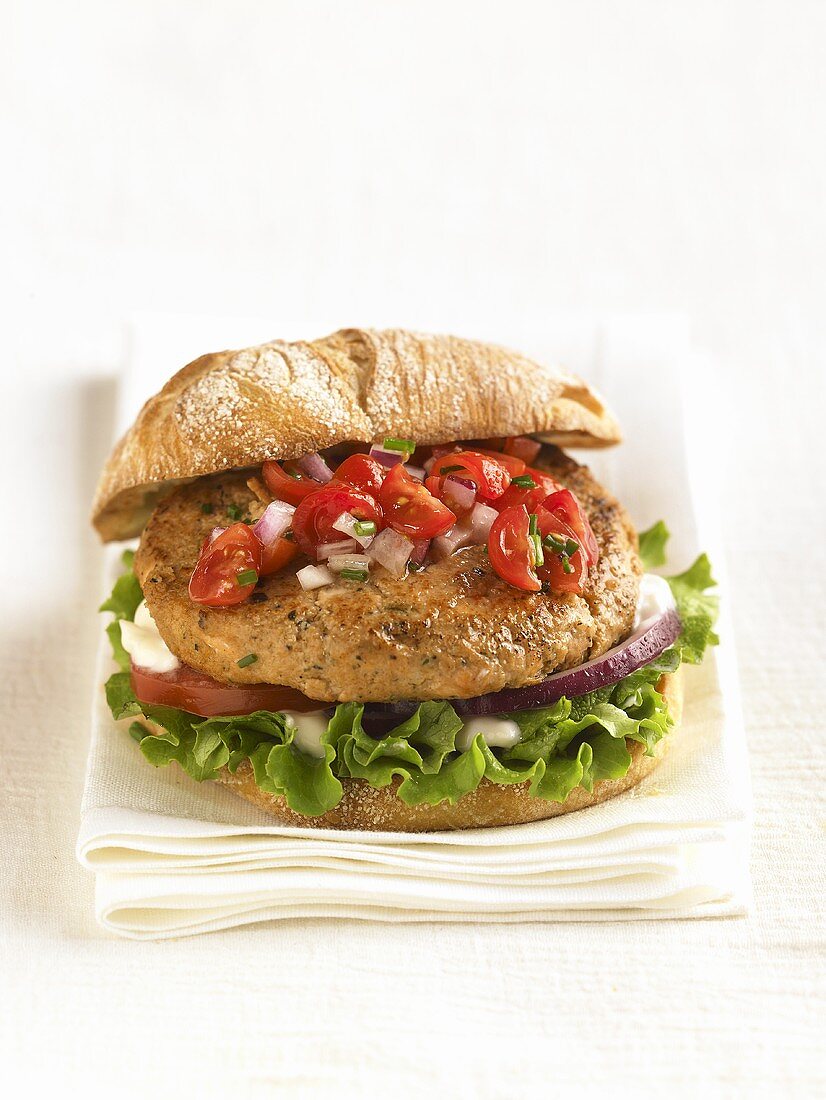 Thunfischburger mit Tomatenrelish