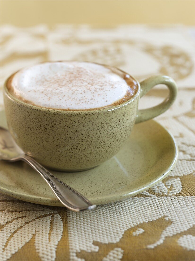 Cappuccino in Keramiktasse