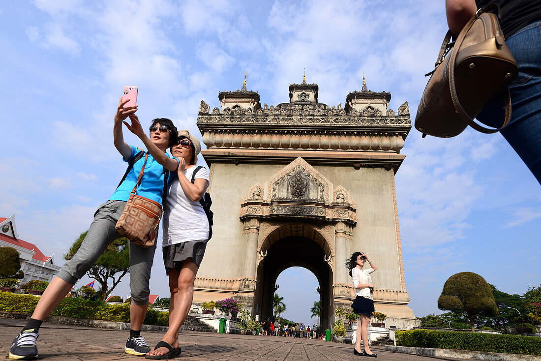 am Patuxai Tor, Vientiane, Laos, Asien