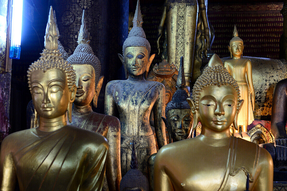 Buddha Statuen in Wat Mai, Luang Prabang, Laos, Asien