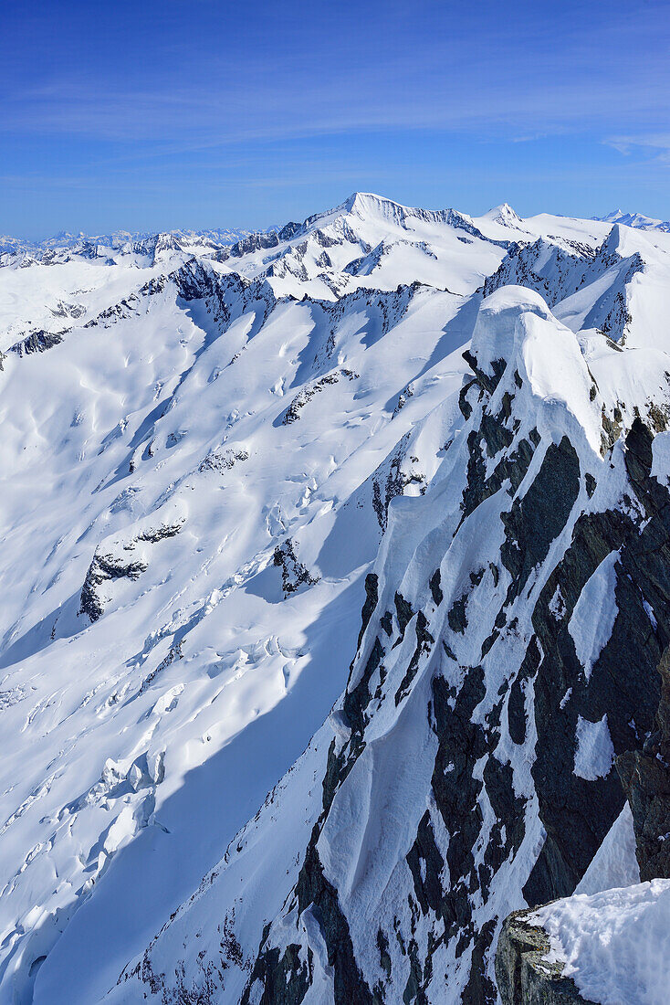 Blick auf Großvenediger und Felsgrat der Dreiherrnspitze, Dreiherrnspitze, Ahrntal, Hohe Tauern, Südtirol, Italien