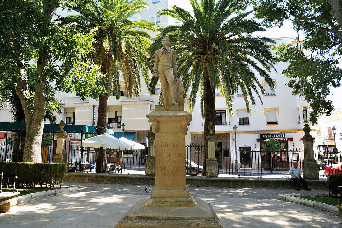 Statue und Denkmal des Stierkämpfers Pedro Romero in Ronda, Provinz Malaga, Andalusien, Spanien