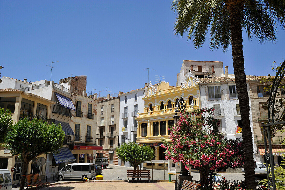 Platz im Zentrum von Martos, weisses Dorf nahe Jaen, Andalusien, Spanien