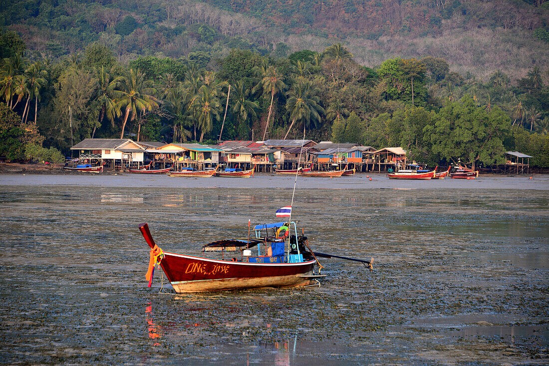 Low tide on the east coast of Ko Muk, Andaman Sea, Thailand, Asia