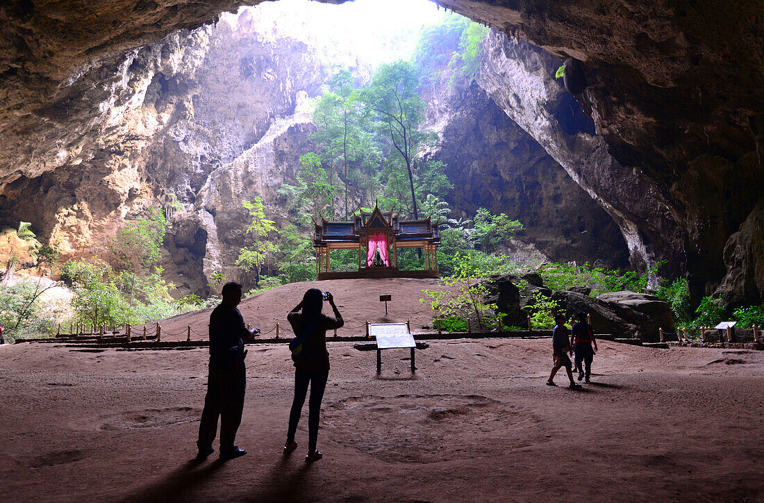 Phraya Nakhon Cave im Nationalparl Khao Sam Roi Yot bei Hua Hin, Mittel-Thailand, Thailand