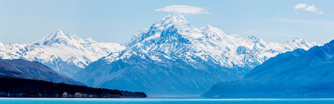 Mount Cook mit Lake Pukaki vom Hwy 8 aus gesehen, Südinsel, Neuseeland