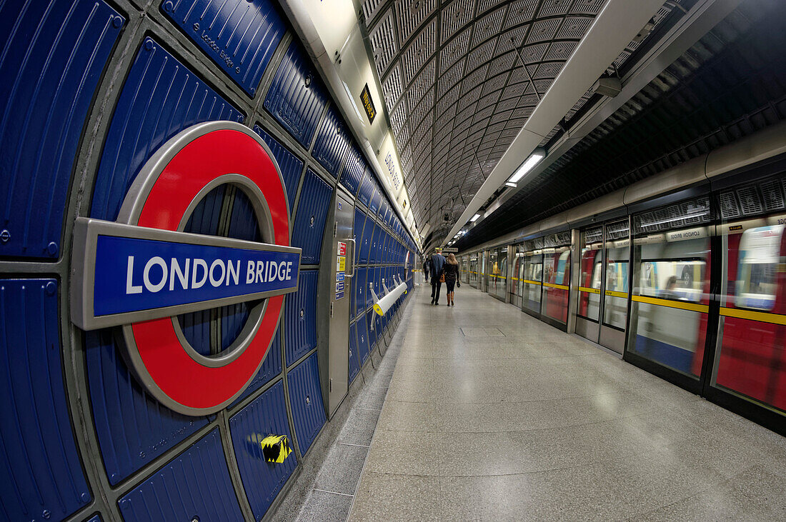 London  Bridge,  Metro , Station, Tube