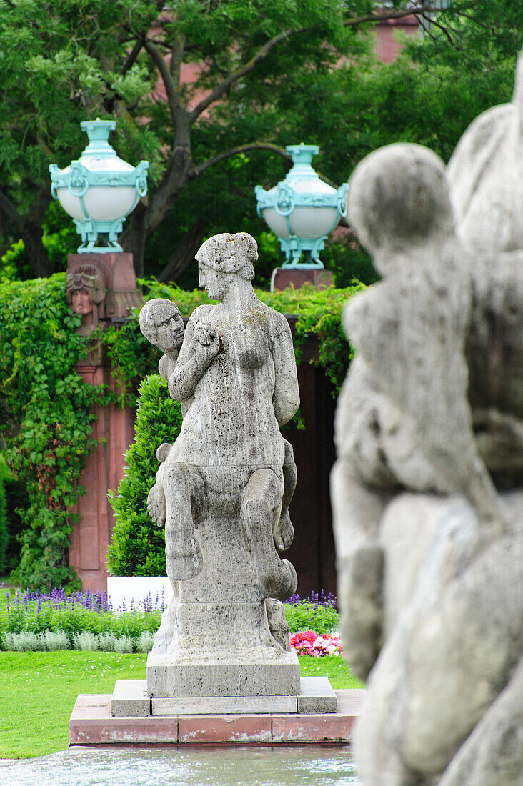 Sculptures on Friechrich Square, Mannheim, Baden-Wuerttemberg, Germany