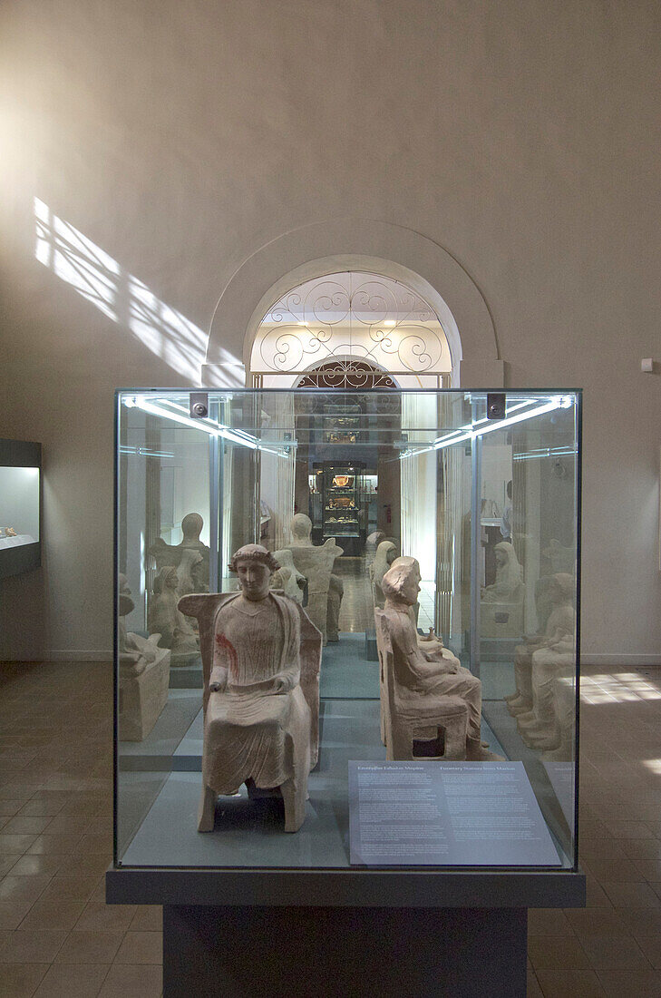 Tonfiguren im Nationalmuseum in Nikosia, Zypern