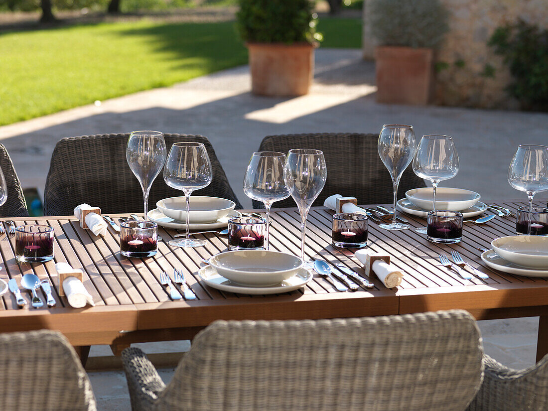 Set table, garden furniture, Mallorca, Balearic Islands, Spain