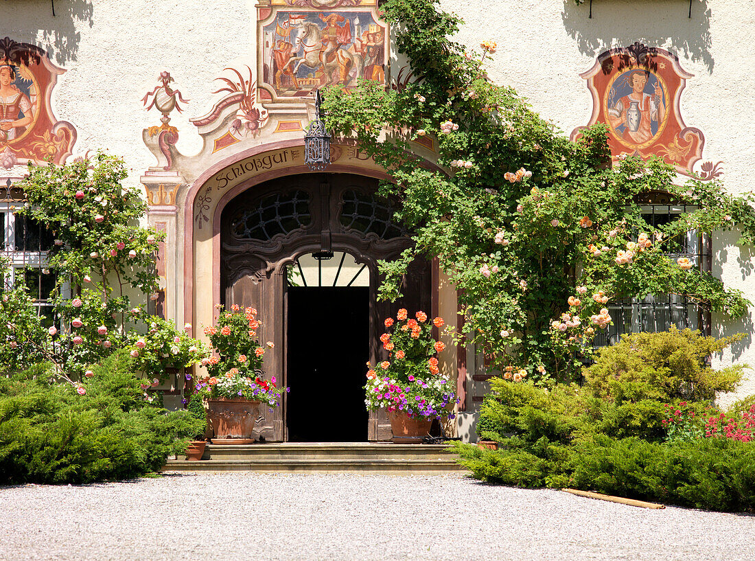 Eingang zum Schlossgut Bernried, Starnberger See, Bayern, Deutschland