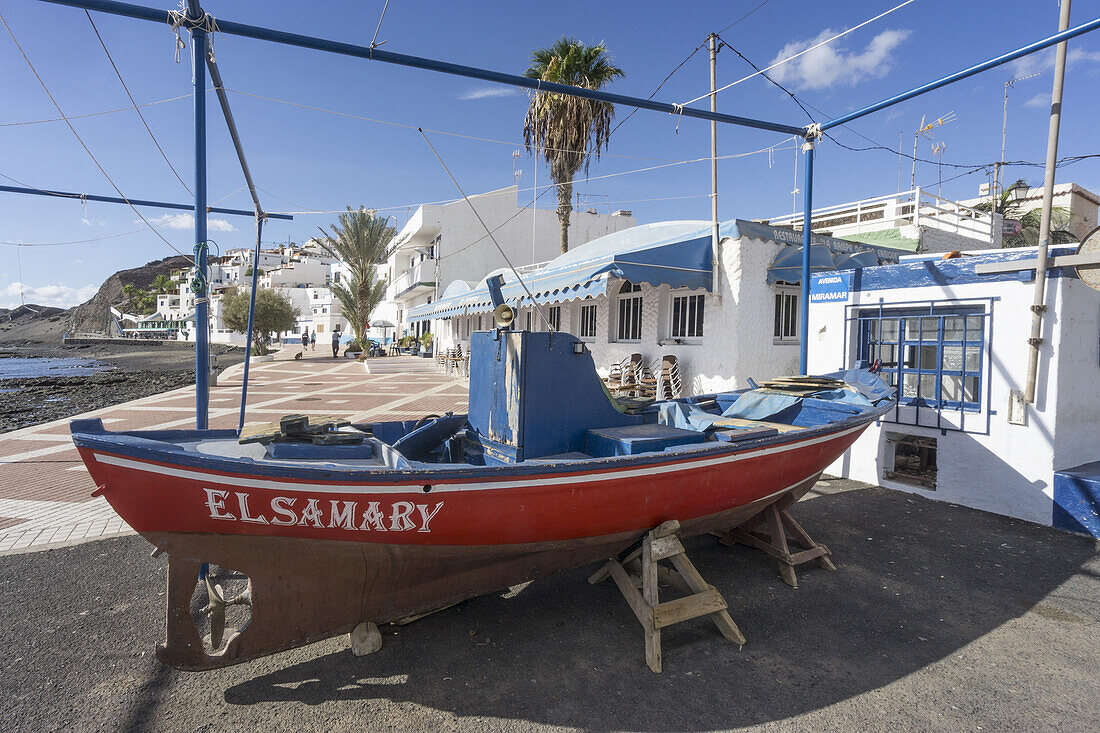 Las Playitas, Fischerboot auf der Promenade, Fuerteventura, Kanaren, Spanien