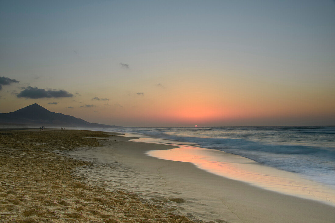 Sunset at Playa de Cofete, Barlovento, Jandia Peninsula, Parque Natural de Jandia, Fuerteventura, Canary Islands, Spain