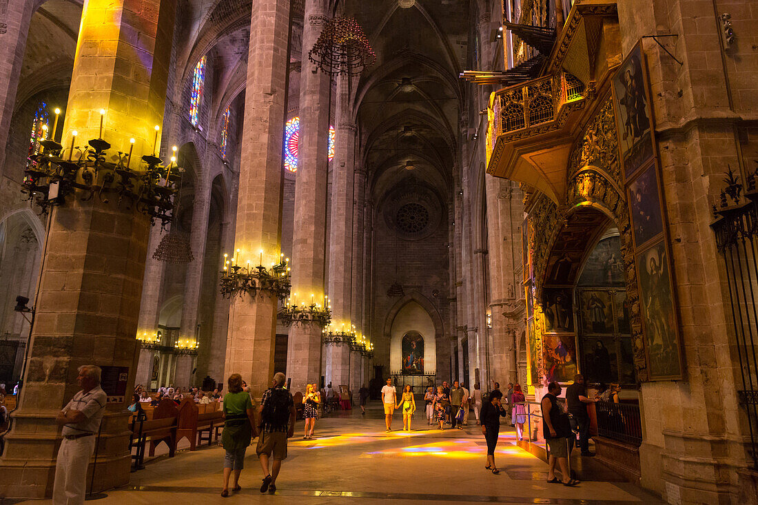 Innenansicht der Kathedrale La Seu, Palma de Mallorca, Mallorca, Balearen, Spanien, Europa