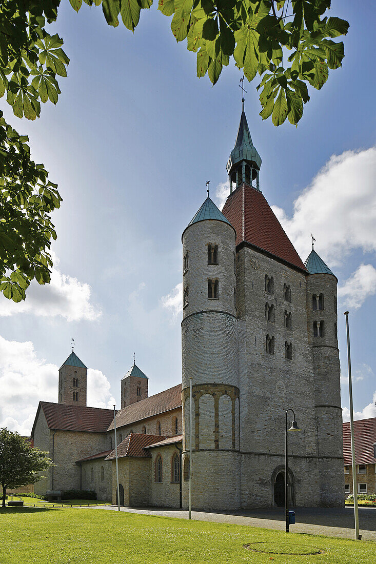 Romanische Stiftskirche in Freckenhorst , Münsterland , Nordrhein-Westfalen , Deutschland , Europa