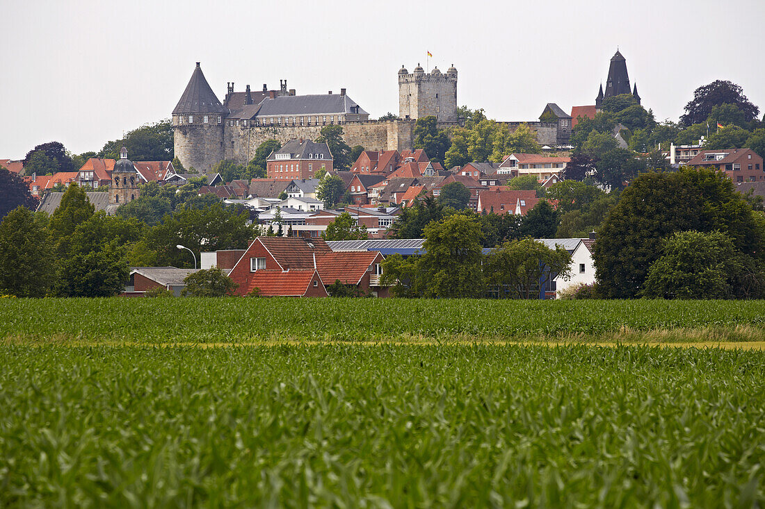 Blick auf die Höhenburg Bentheim , Bad Bentheim , Münsterland , Niedersachsen , Deutschland , Europa