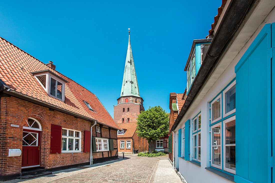 Altstadt mit St. Lorenz Kirche, Travemünde, Hansestadt Lübeck, Lübecker Bucht, Ostsee, Schleswig-Holstein, Deutschland