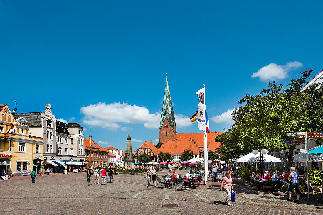 Marktplatz mit St. Michaelis, Eutin, Holsteinische Schweiz, Ostsee, Schleswig-Holstein, Deutschland