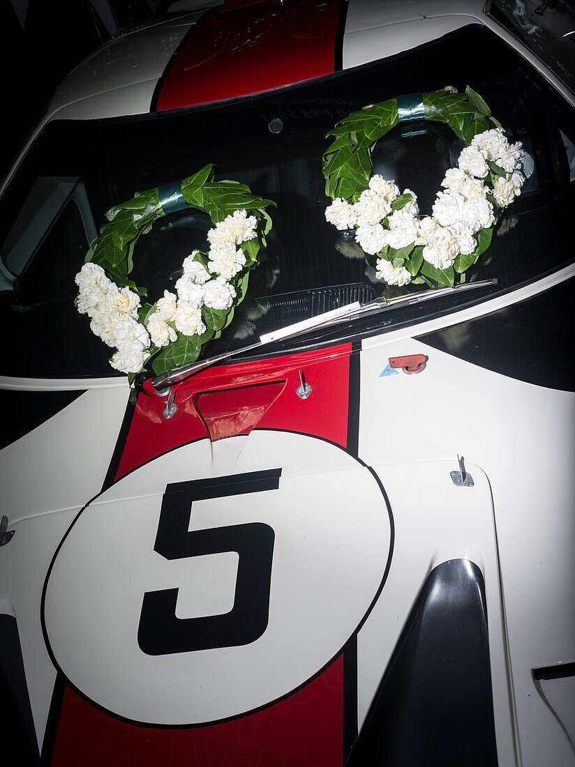 Laurel wreath, Ford GT40, Goodwood Revival, racing, car racing, classic car, Chichester, Sussex, United Kingdom, Great Britain